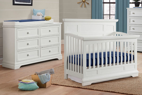 Highland Park White Crib Dresser Package